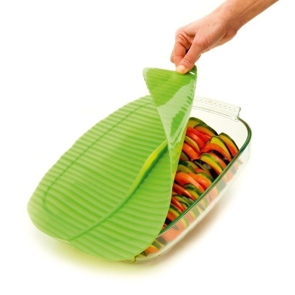 Charles Viancin large silicone lid banana leaf casserole EUC - Picture 1 of 9